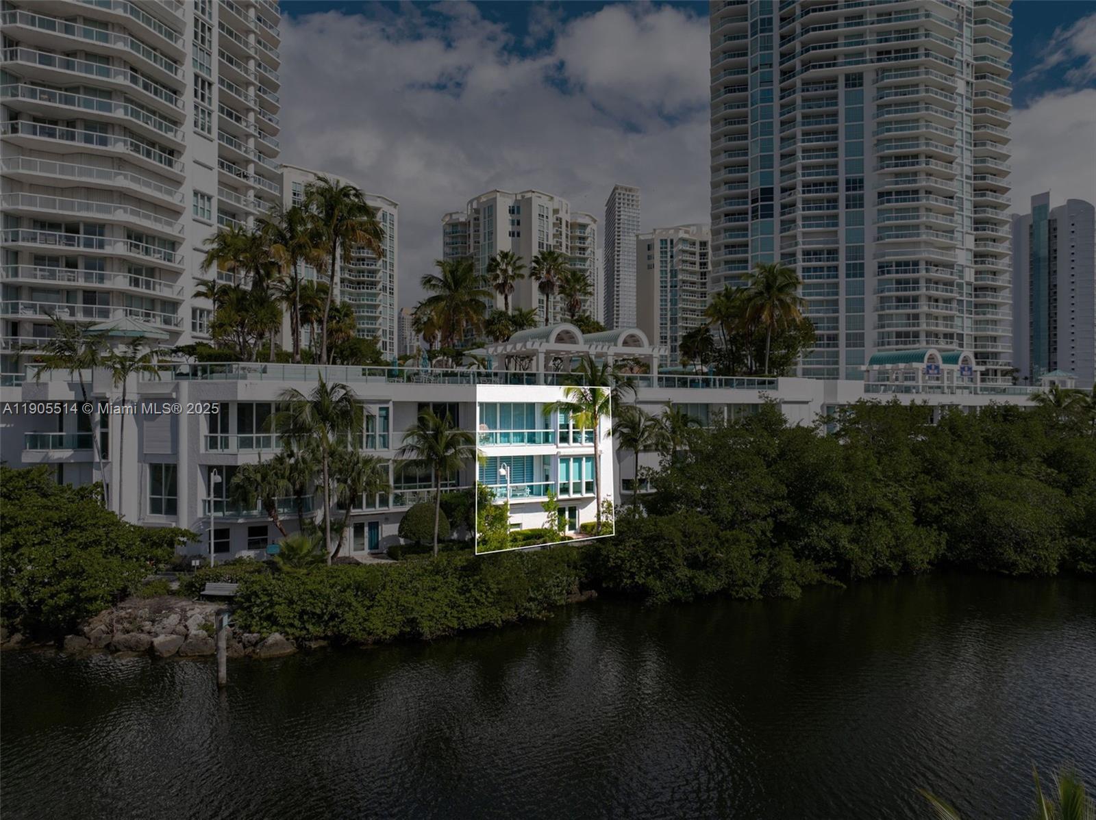 16500 Collins Ave #TH-8 Sunny Isles Beach, FL 33160