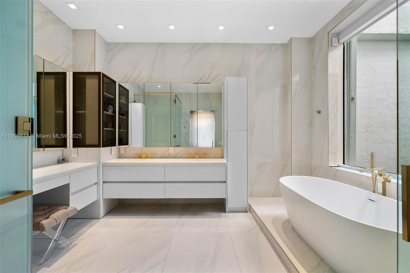 16500 Collins Ave #TH-8 Sunny Isles Beach, FL 33160