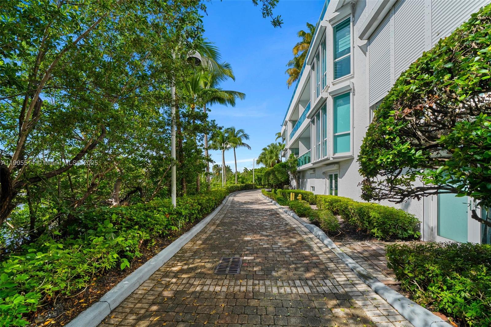 16500 Collins Ave #TH-8 Sunny Isles Beach, FL 33160