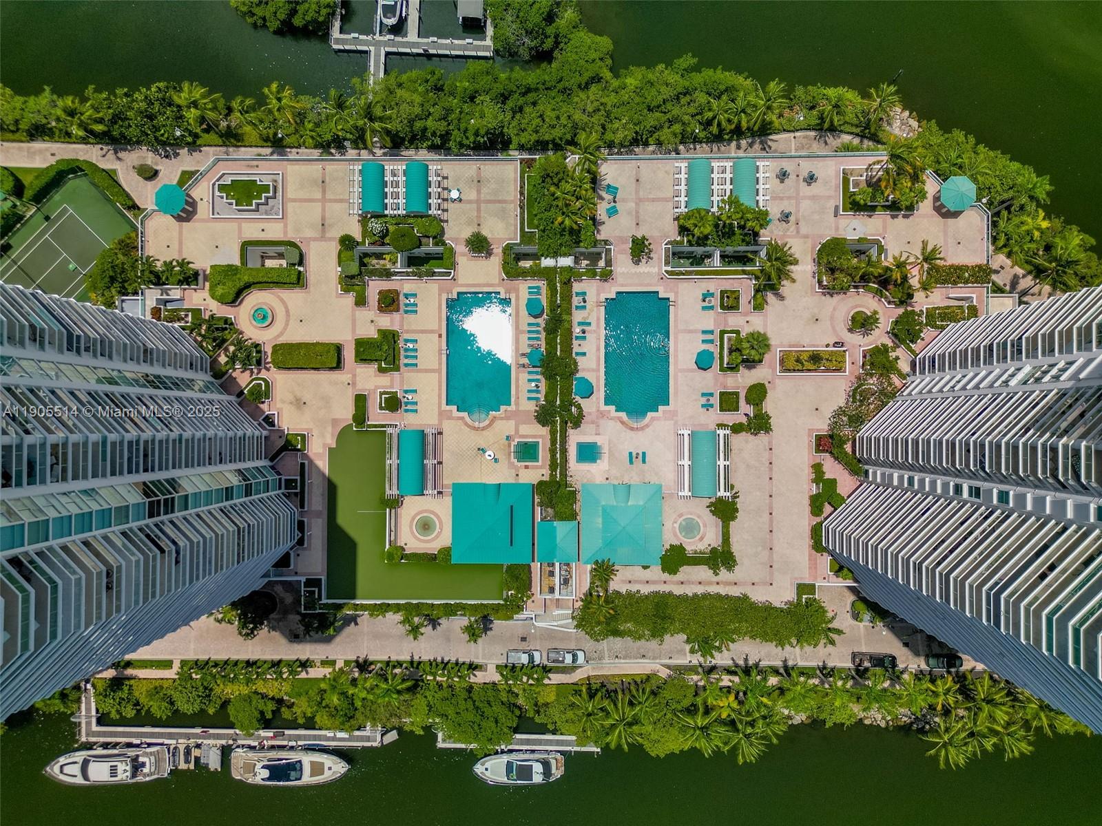 16500 Collins Ave #TH-8 Sunny Isles Beach, FL 33160