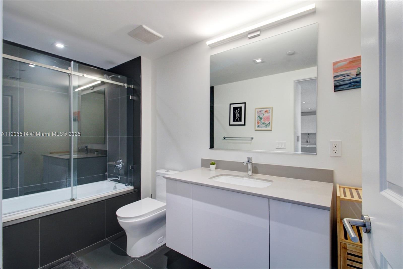 image Canvas Condo10