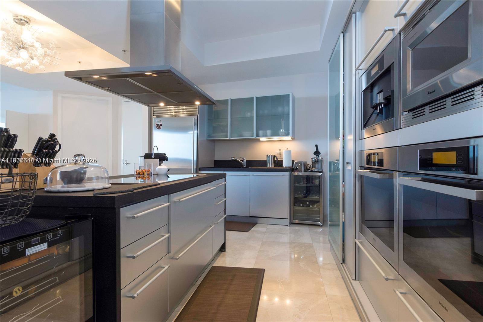 18201 Collins Ave #4208 Sunny Isles Beach, FL 33160