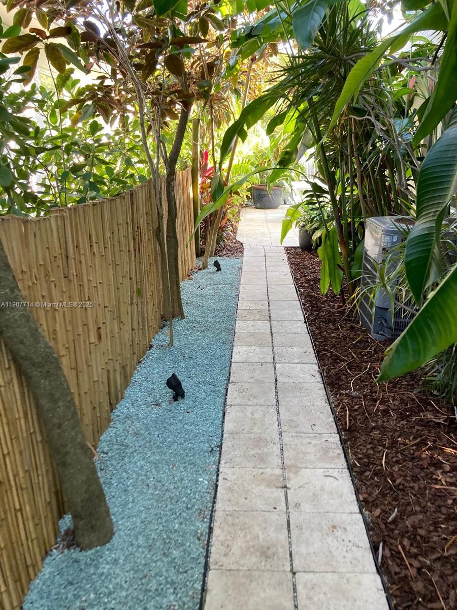 4805 Cherokee Ave Miami Beach, FL 33140