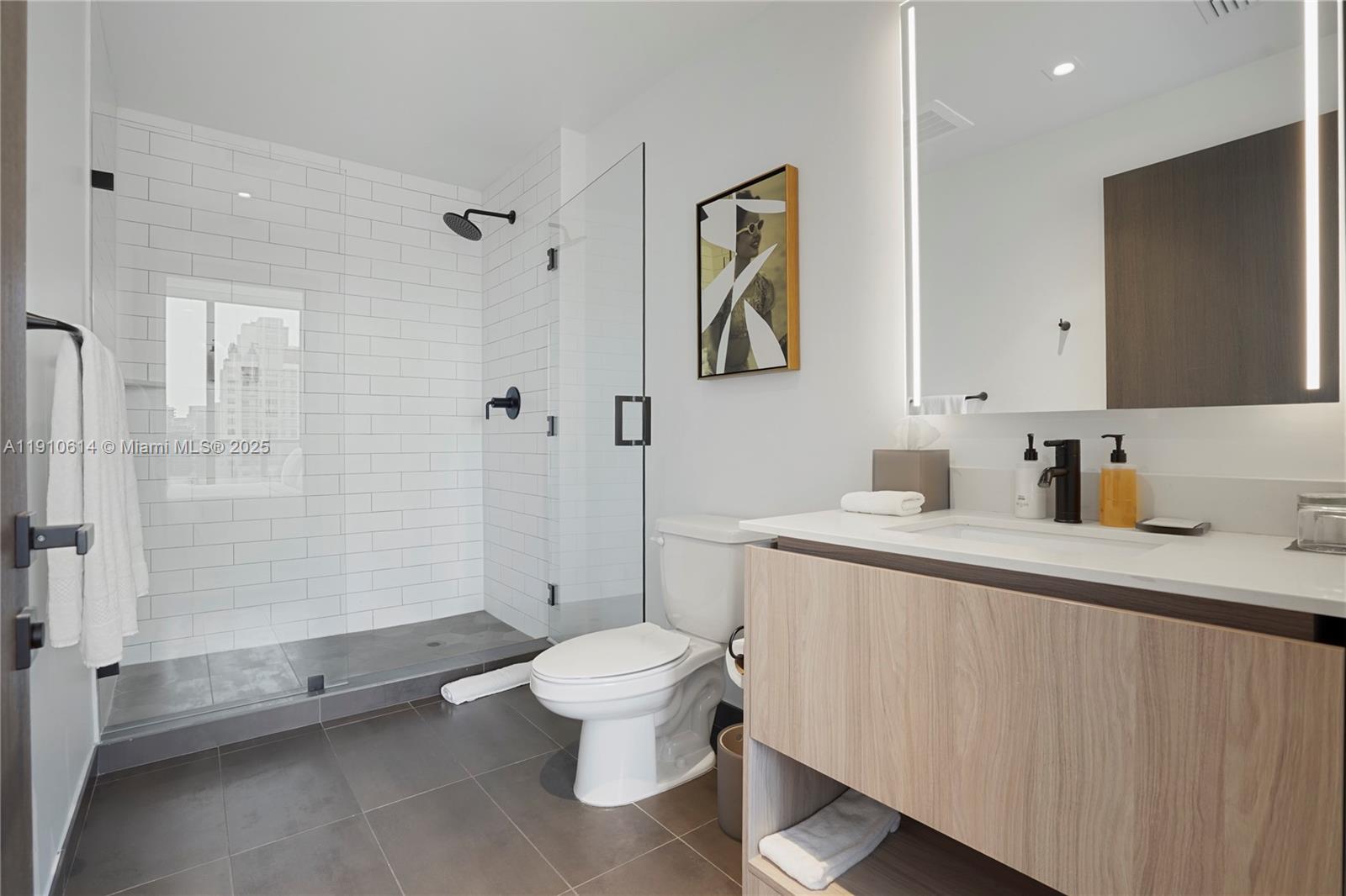 398 NE 5th St #3618 Miami, FL 33132