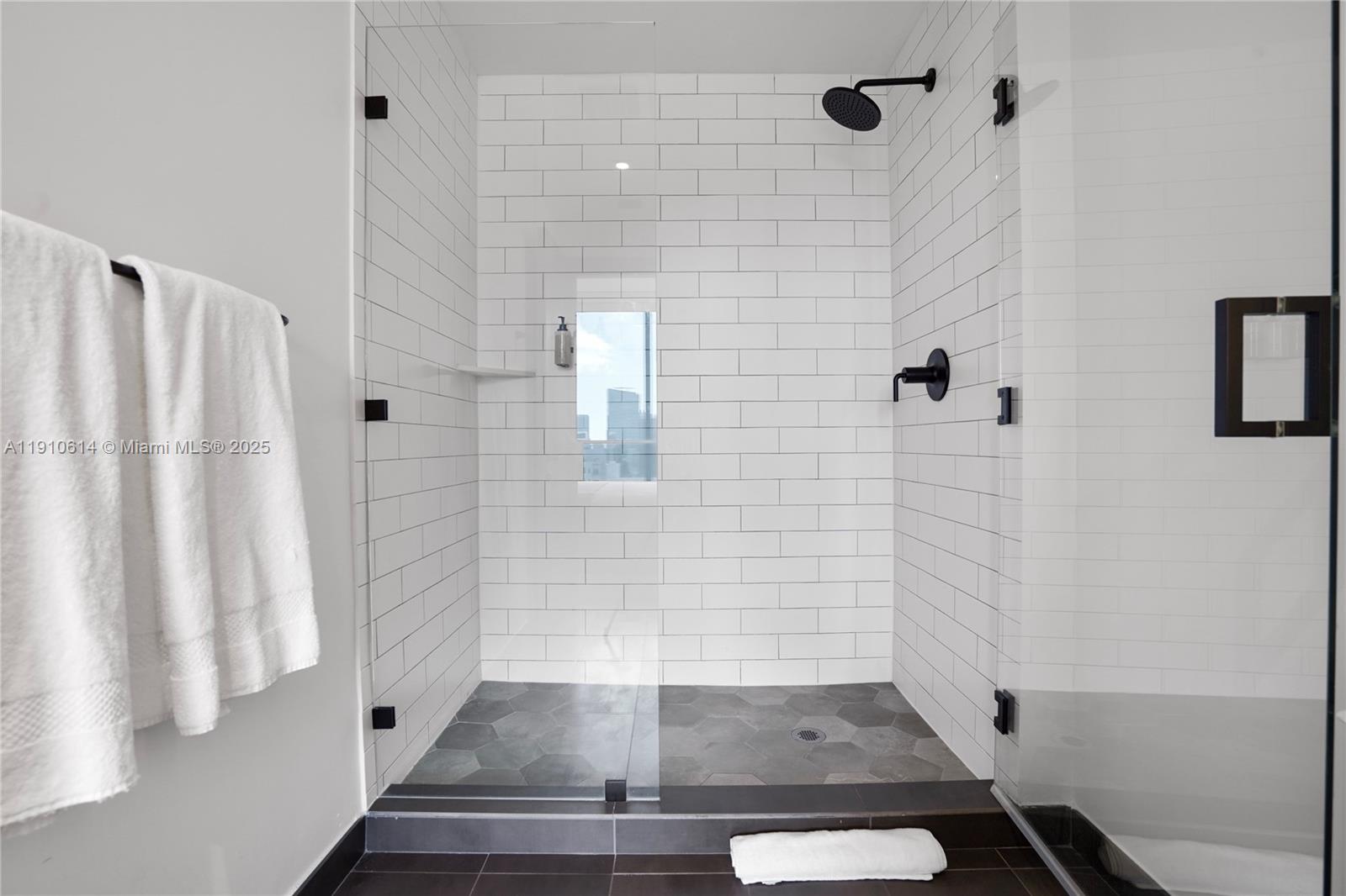 398 NE 5th St #3618 Miami, FL 33132