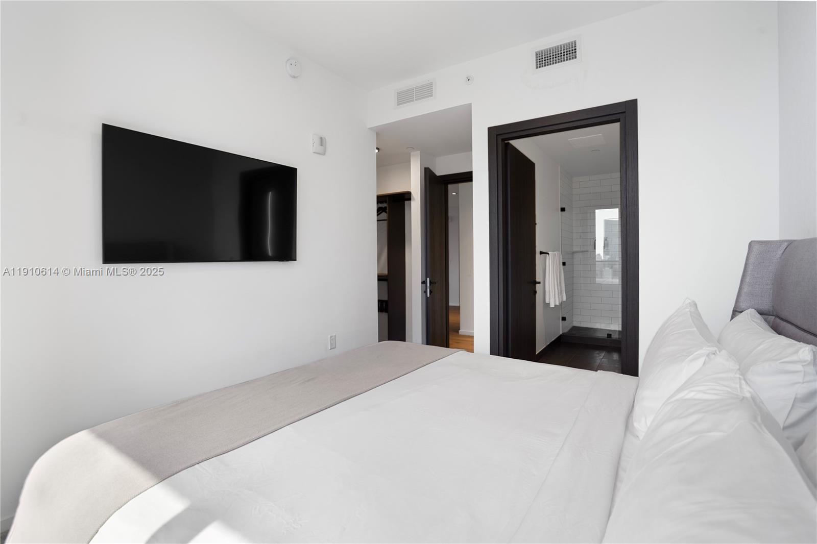 398 NE 5th St #3618 Miami, FL 33132