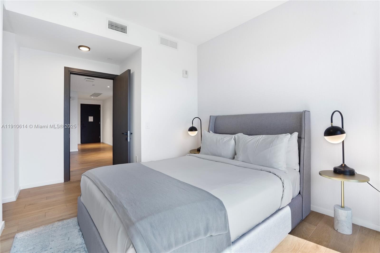 398 NE 5th St #3618 Miami, FL 33132