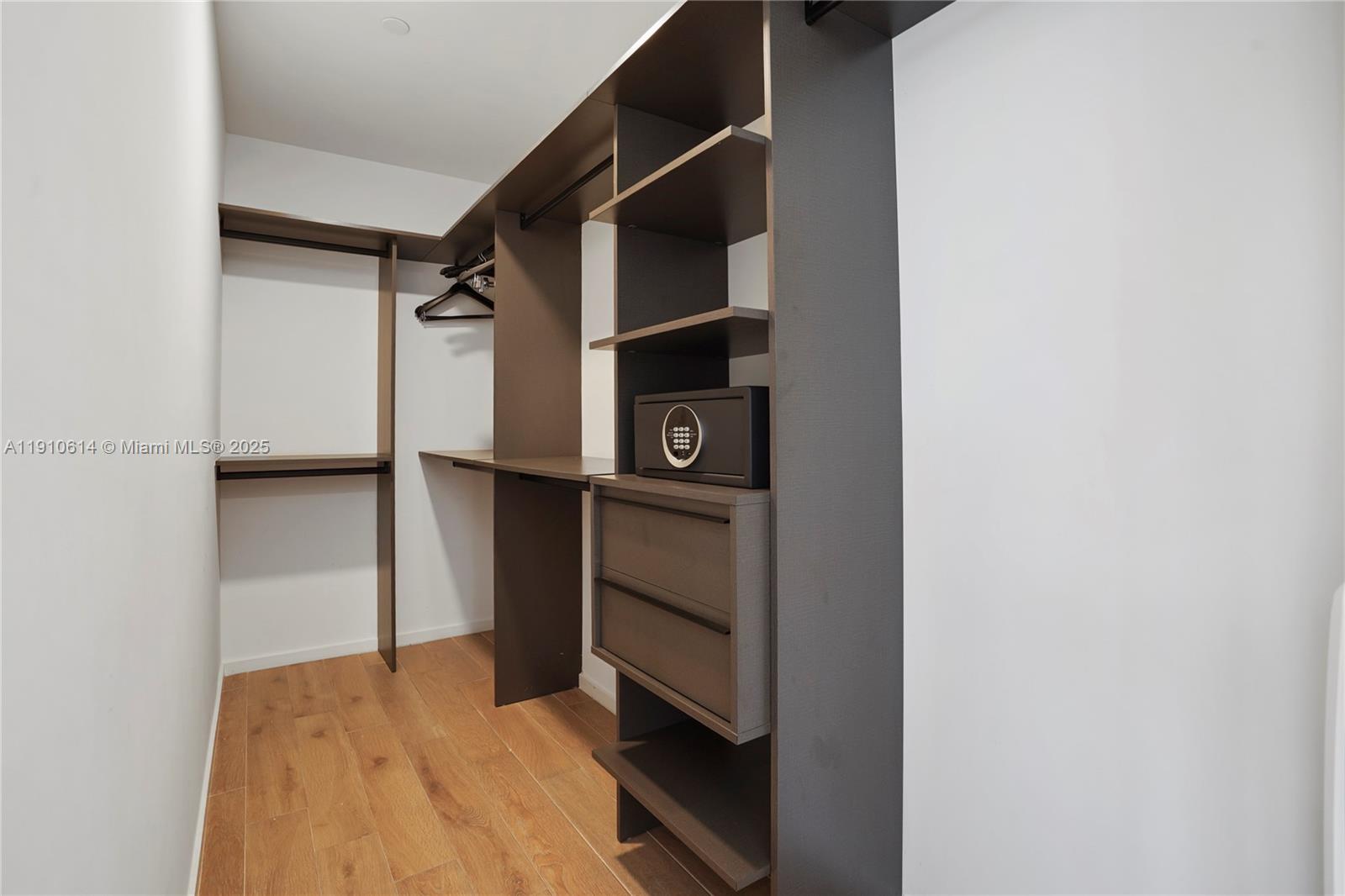 398 NE 5th St #3618 Miami, FL 33132