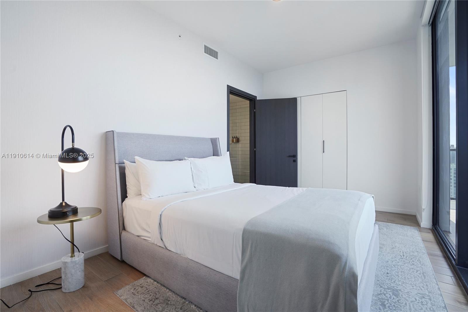 398 NE 5th St #3618 Miami, FL 33132