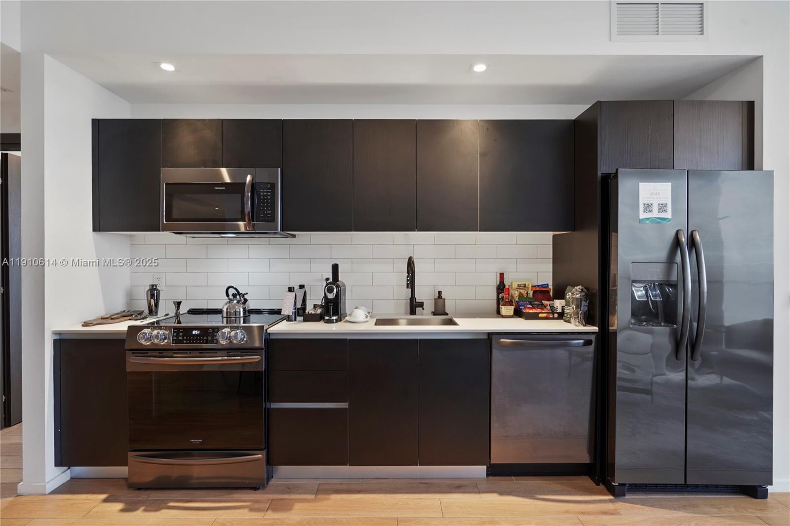 398 NE 5th St #3618 Miami, FL 33132