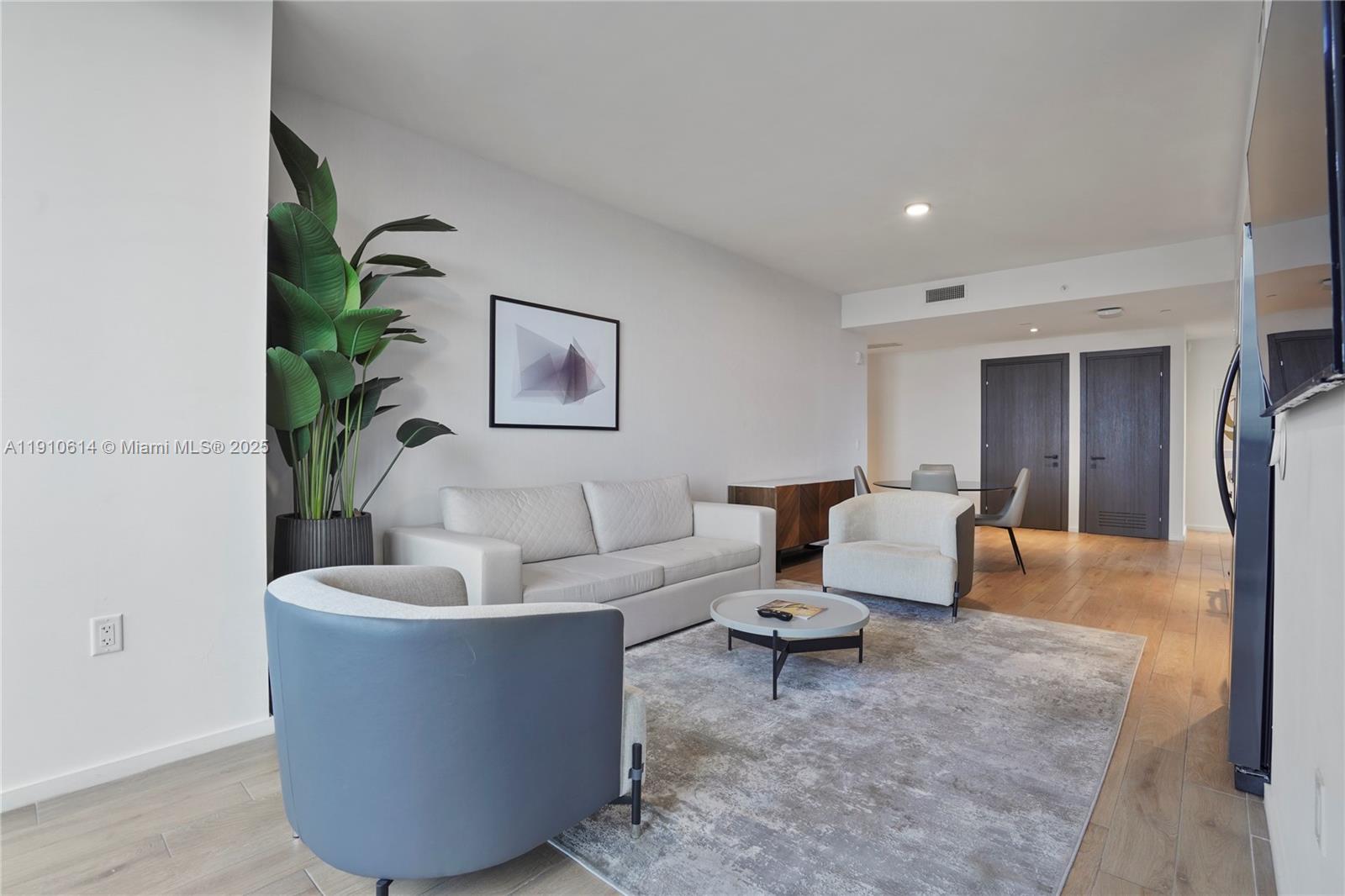 398 NE 5th St #3618 Miami, FL 33132