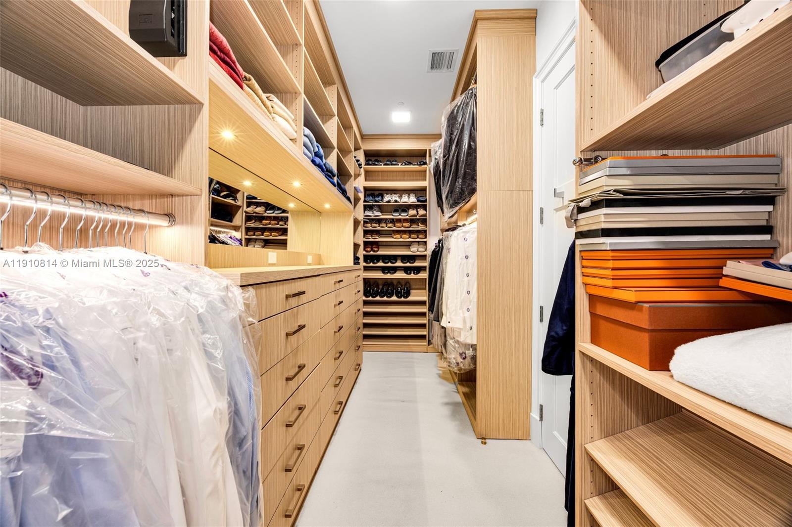 10 Edgewater Dr #PH-C Coral Gables, FL 33133