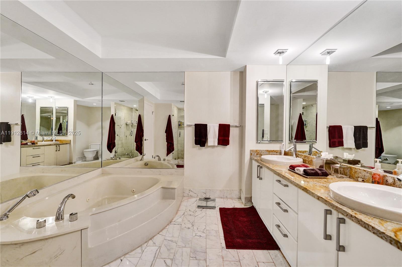 image Hamptons West12