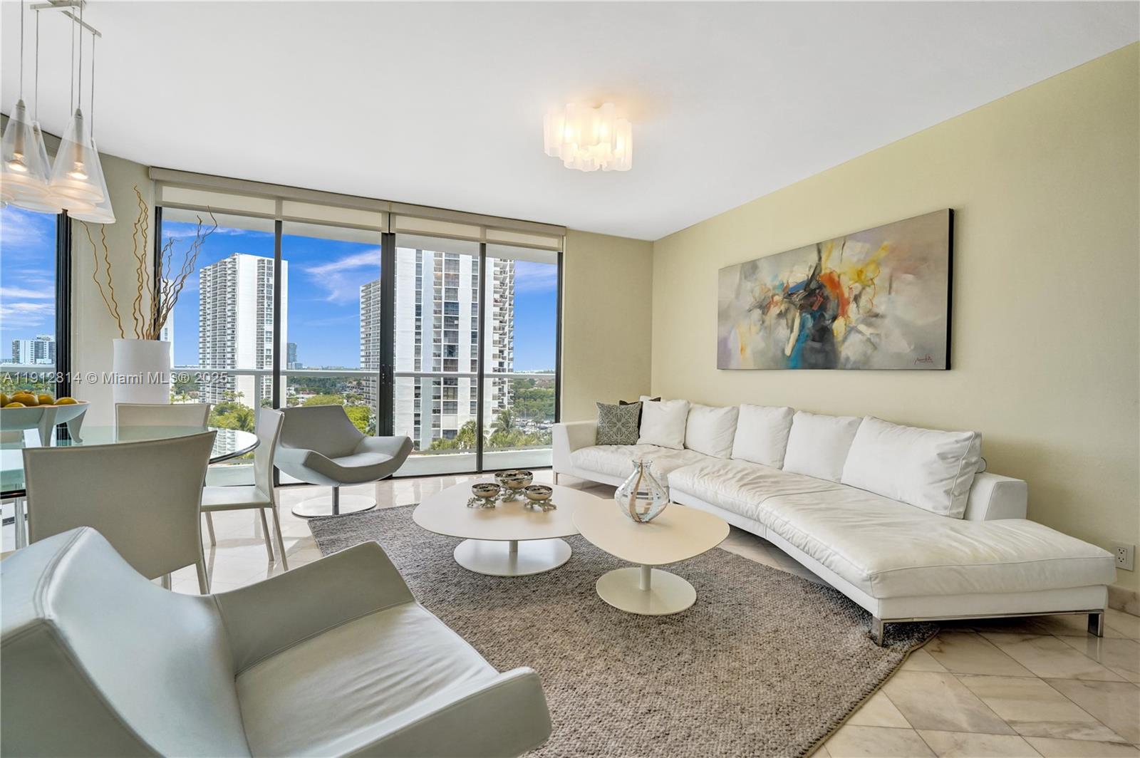 image Hamptons West31