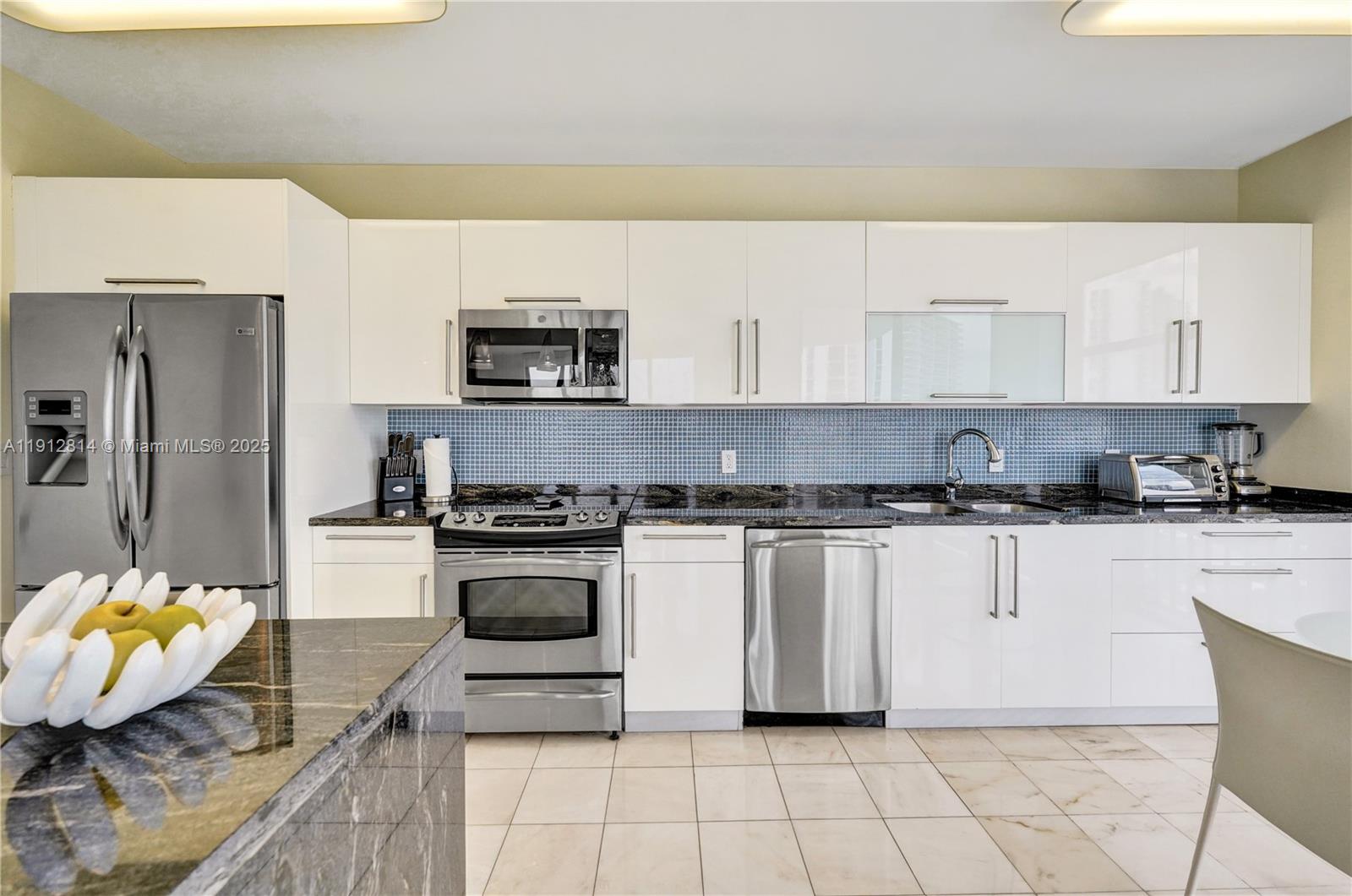 image Hamptons West38