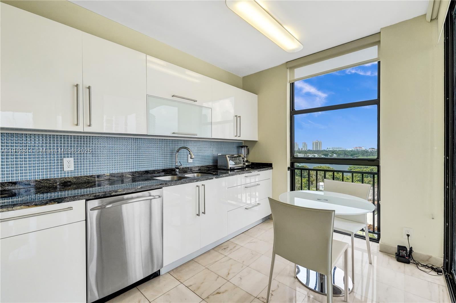 image Hamptons West39