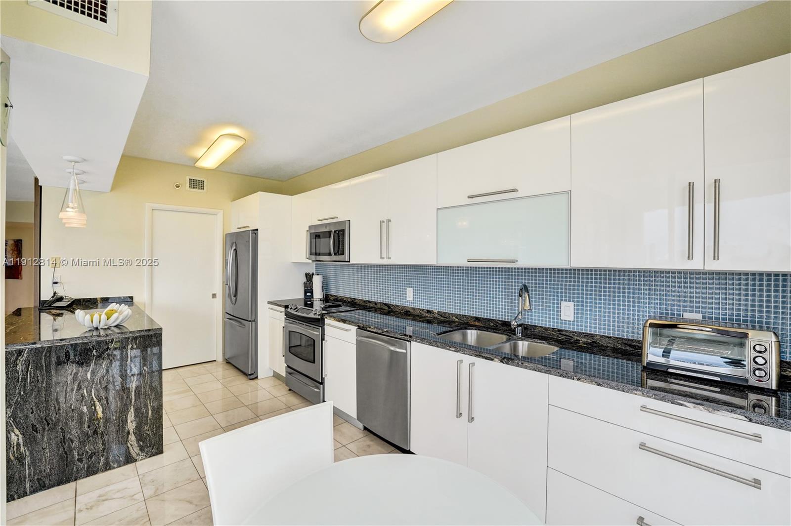 image Hamptons West42