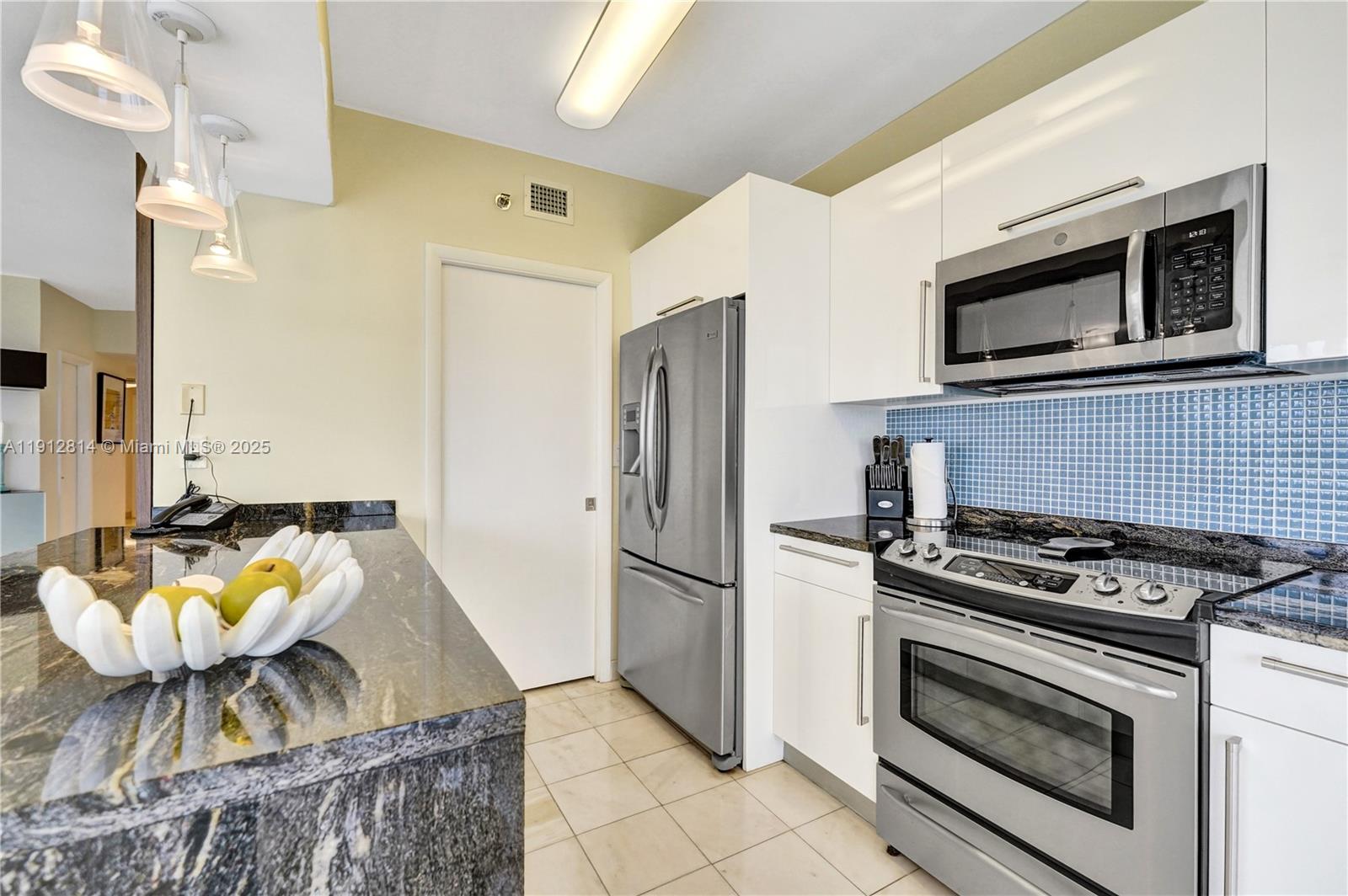 image Hamptons West45