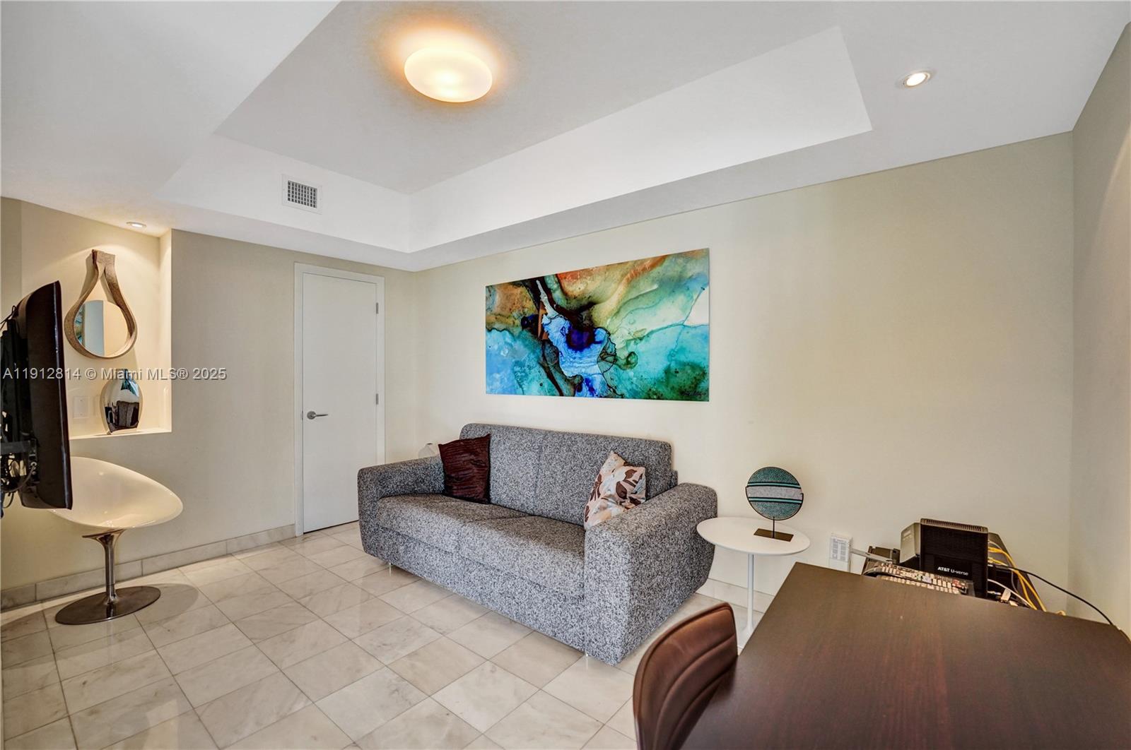 image Hamptons West47