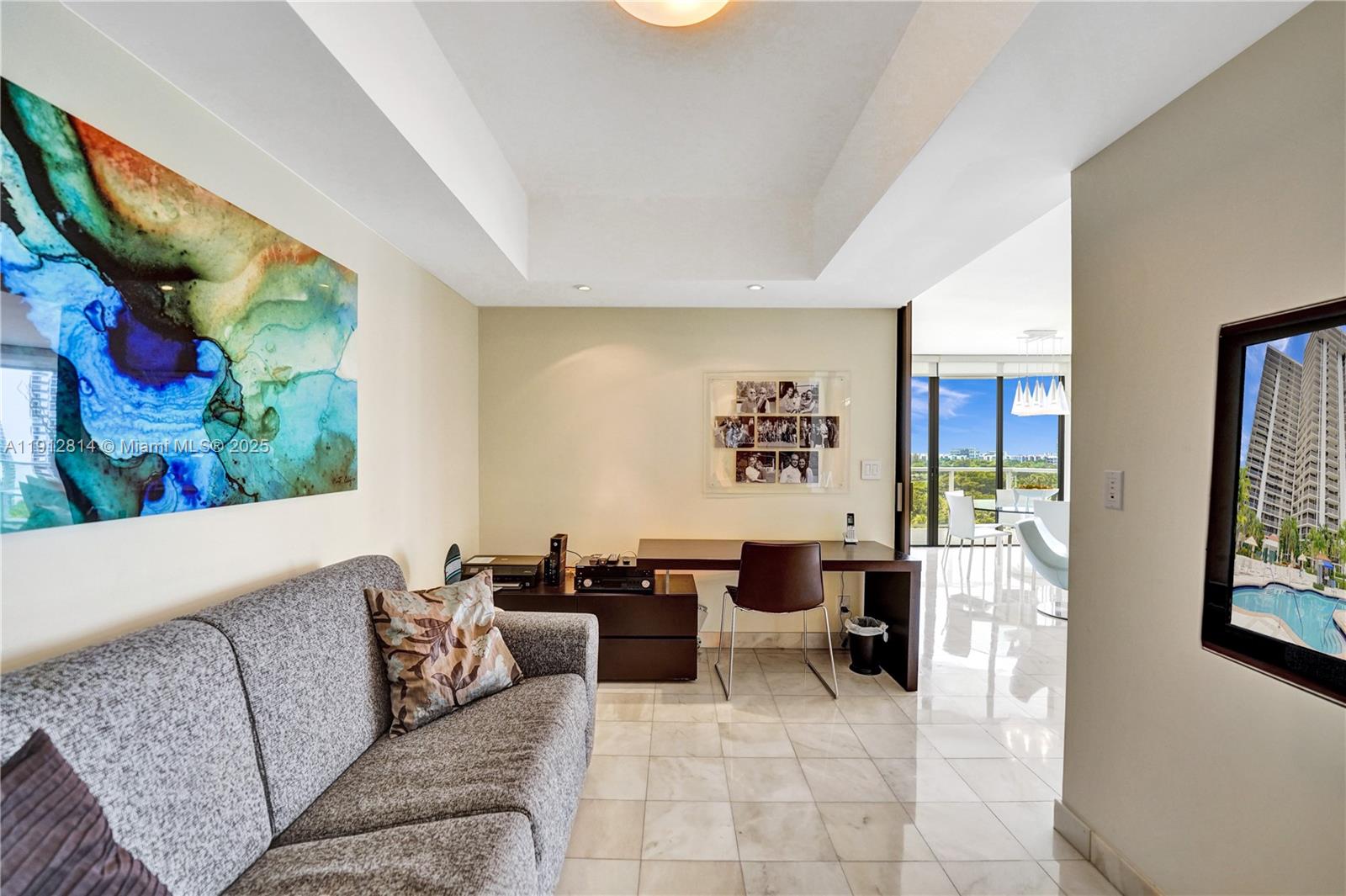 image Hamptons West49