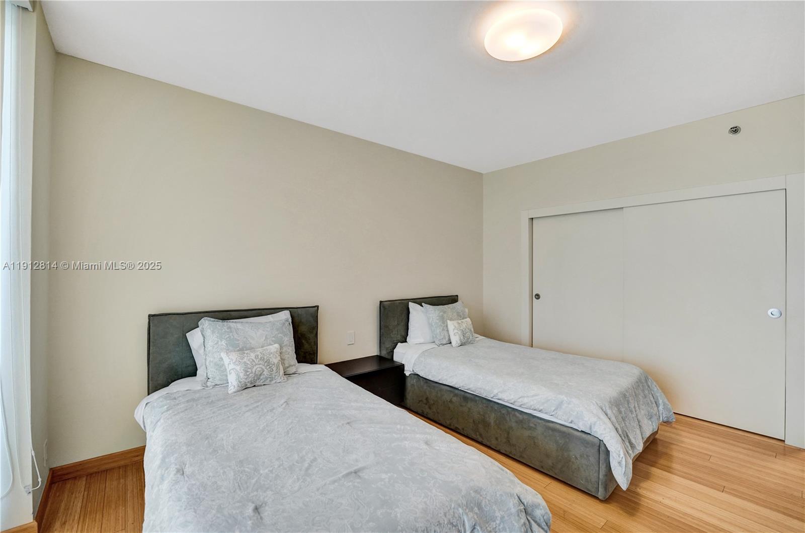 image Hamptons West56