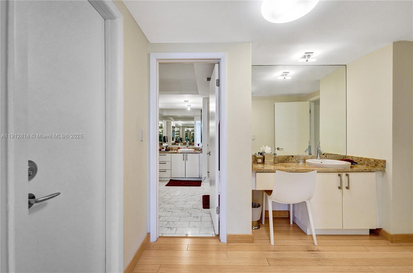 image Hamptons West62