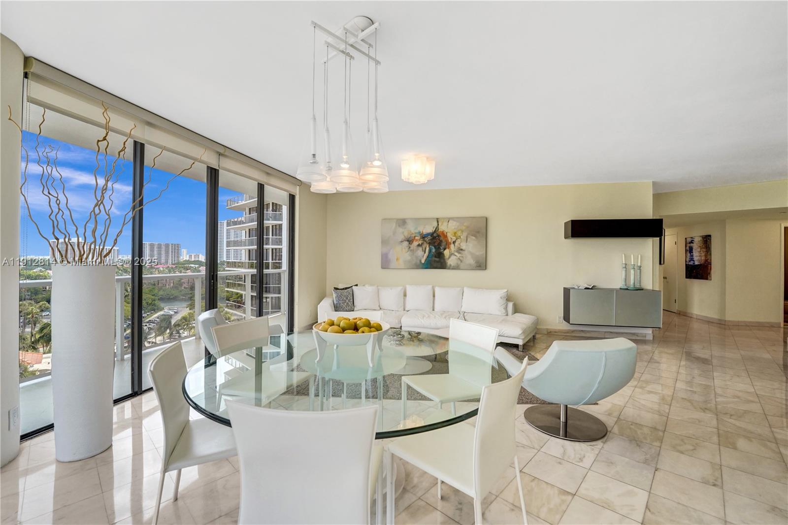 image Hamptons West7