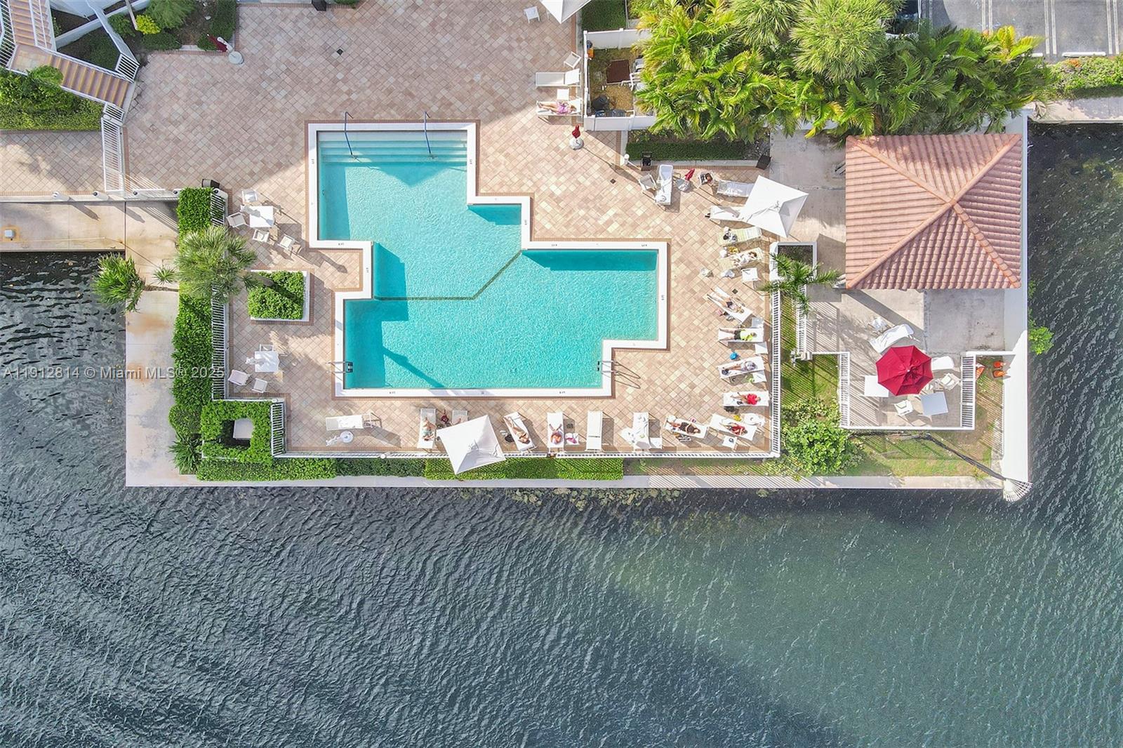 image Hamptons West90