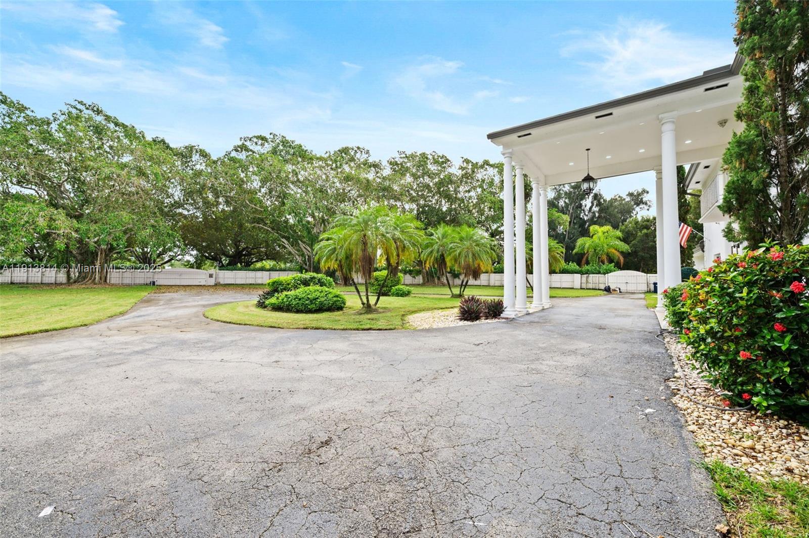 13000 Old Cutler Rd Pinecrest, FL 33156