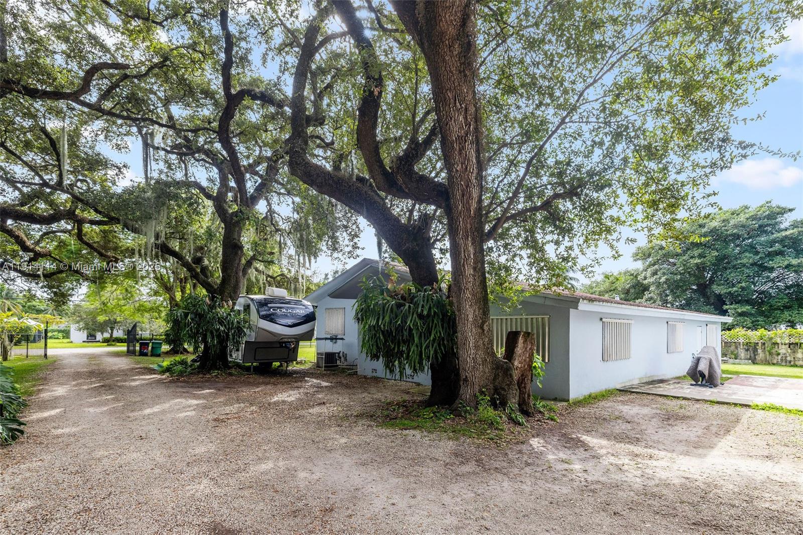 535 NW 90th St El Portal, FL 33150