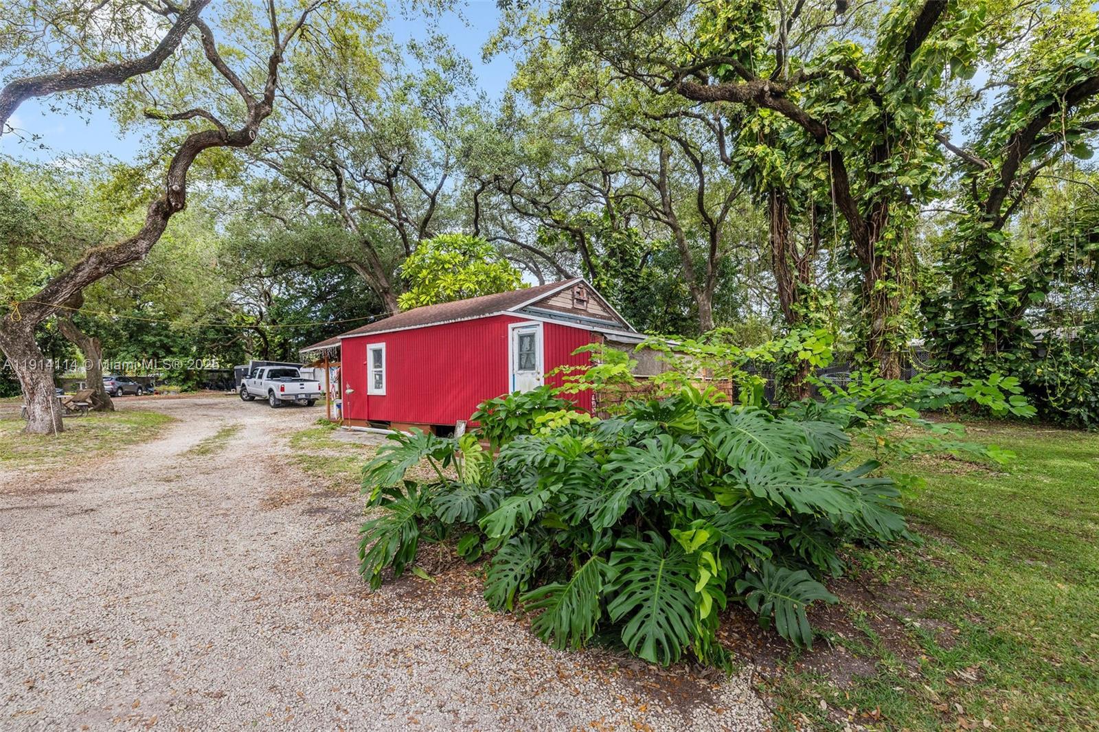 535 NW 90th St El Portal, FL 33150