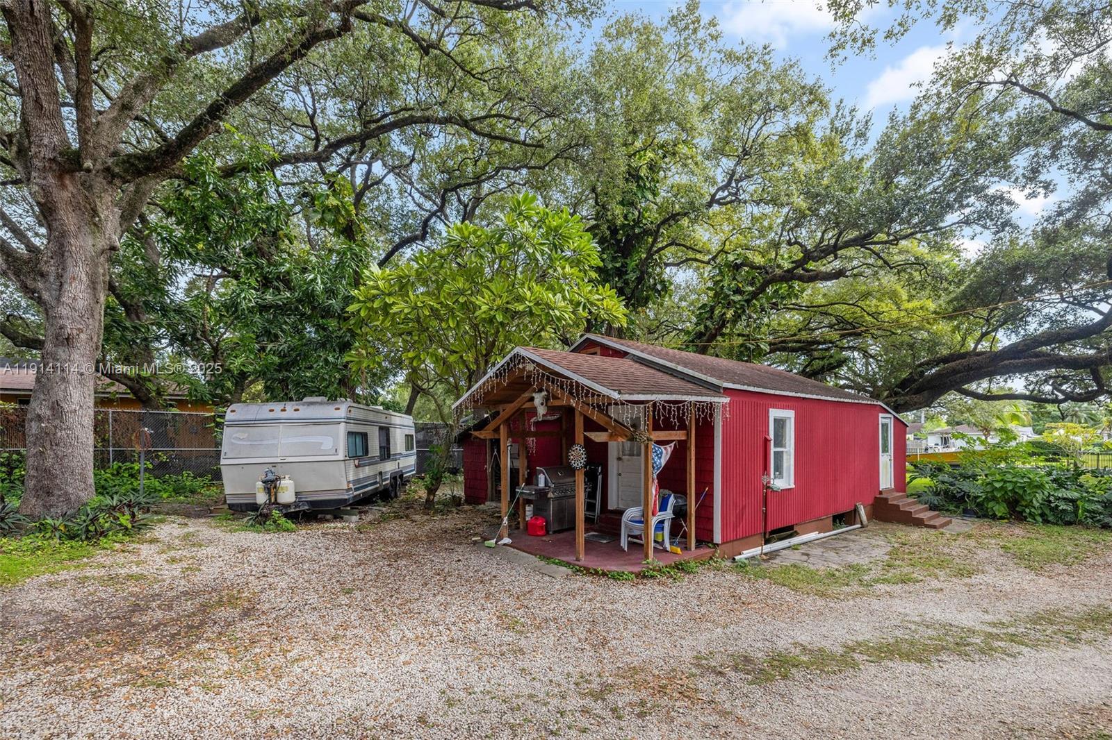 535 NW 90th St El Portal, FL 33150