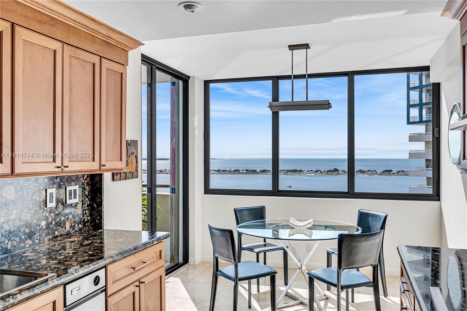 image Villa Regina Condo22