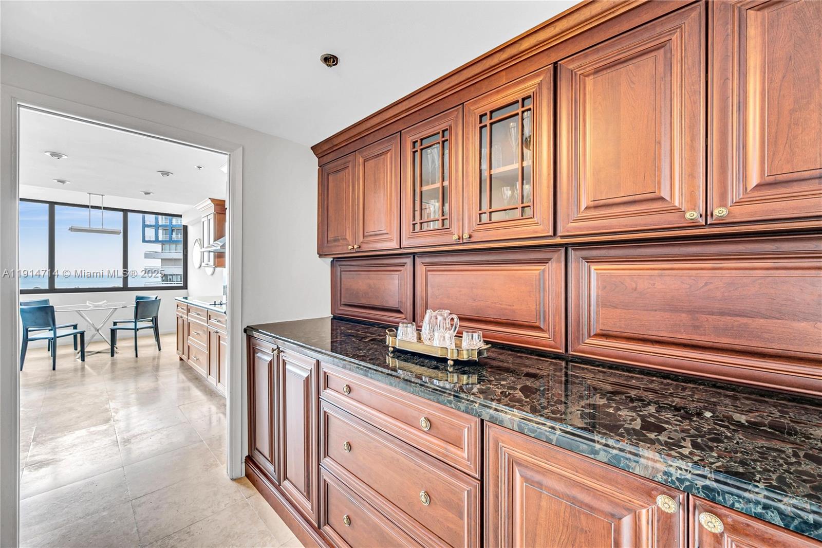 image Villa Regina Condo24