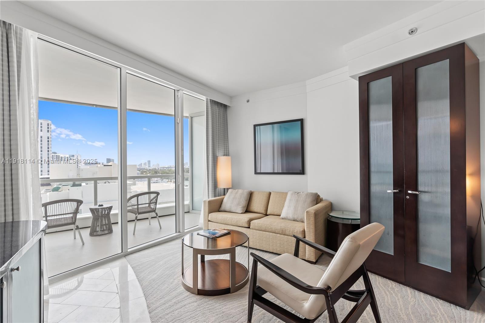 4391 Collins Ave #1118 Miami Beach, FL 33140