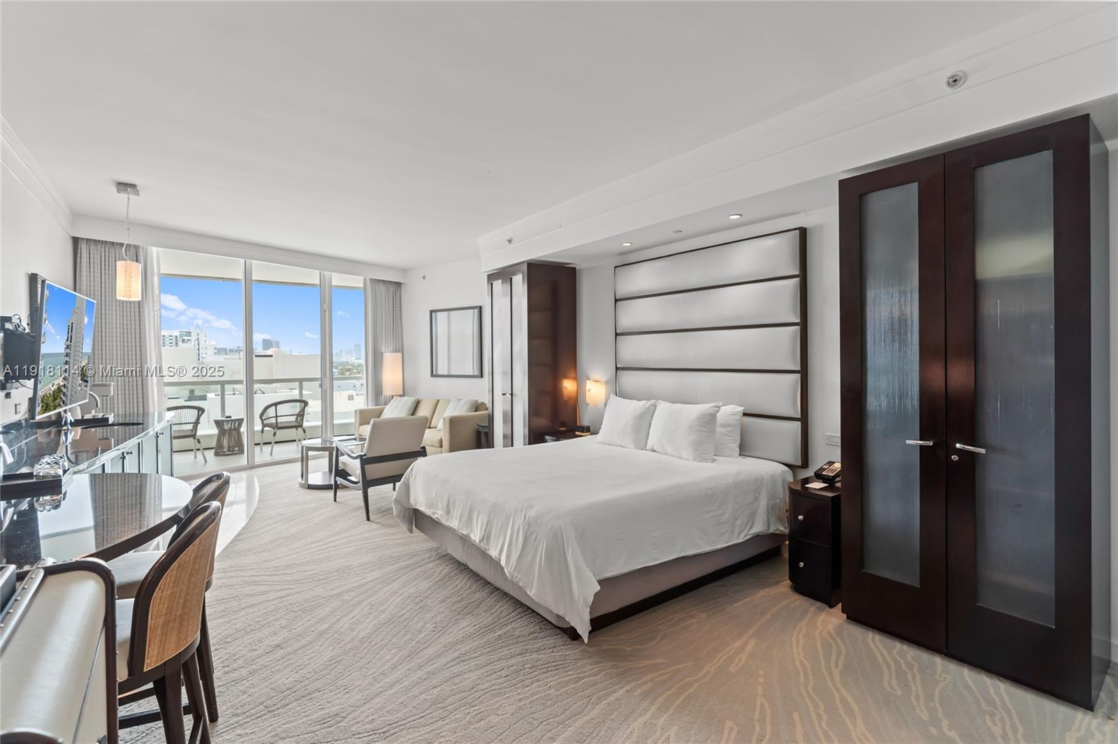 4391 Collins Ave #1118 Miami Beach, FL 33140