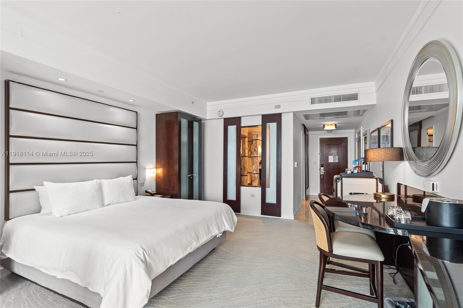 4391 Collins Ave #1118 Miami Beach, FL 33140