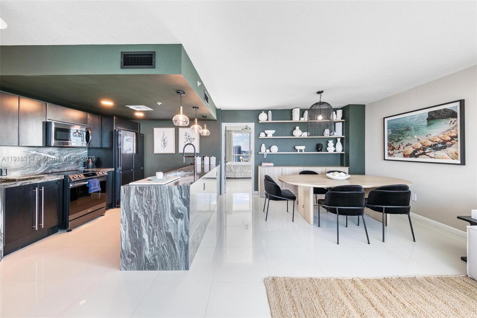 image Onyx On The Bay11