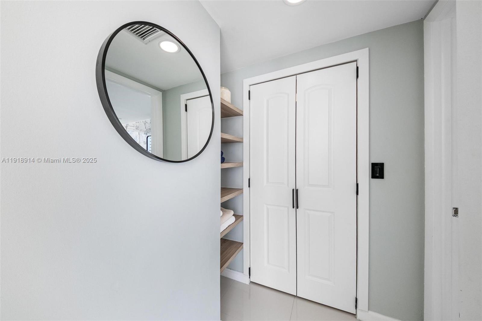 image Onyx On The Bay25