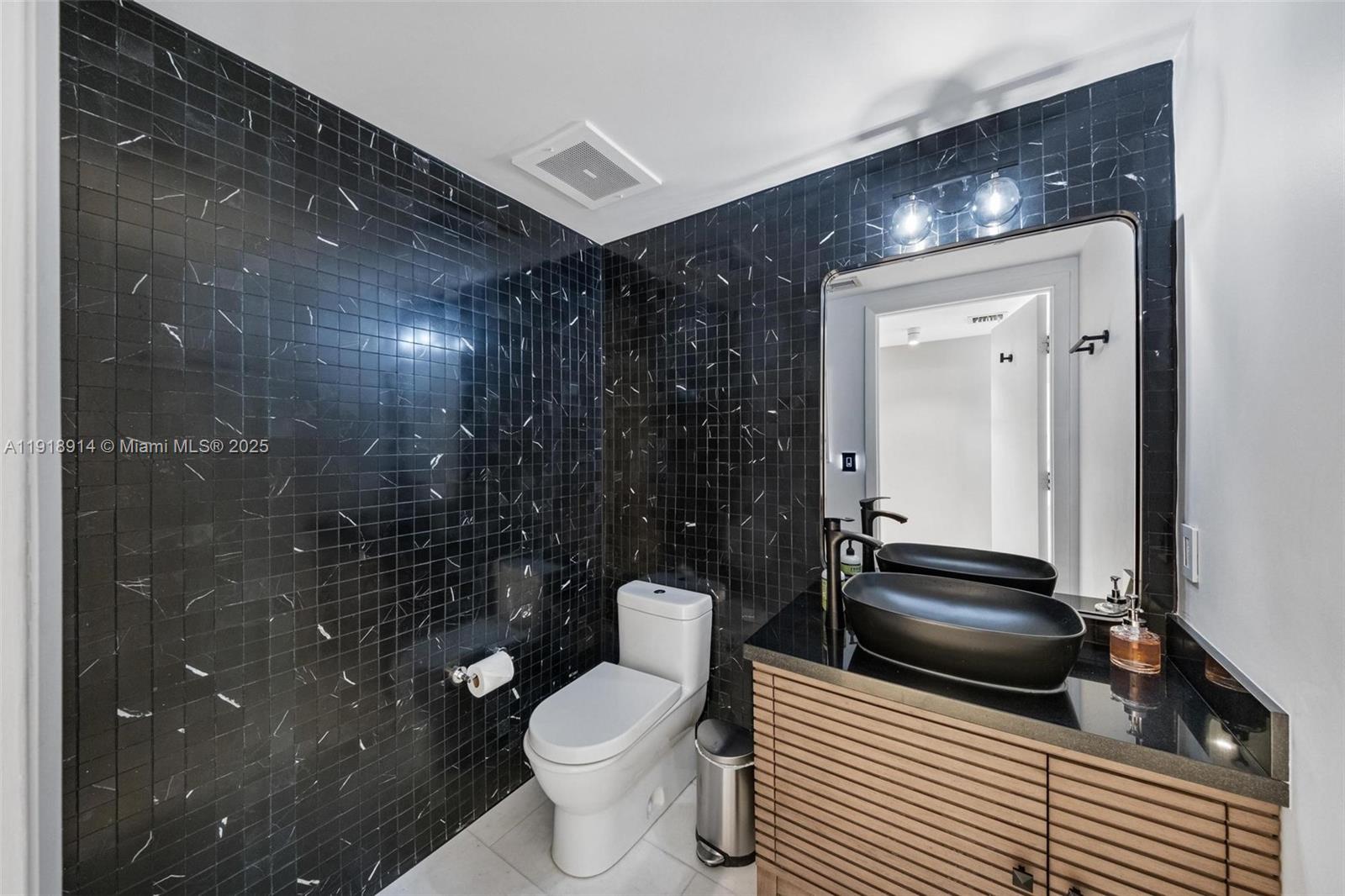 image Onyx On The Bay29