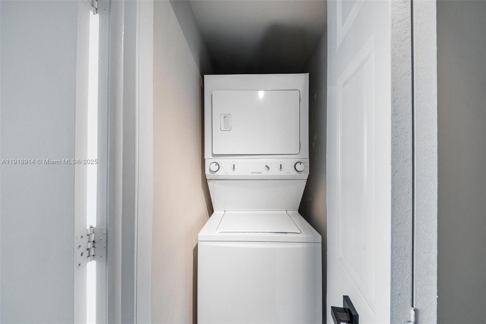 image Onyx On The Bay30