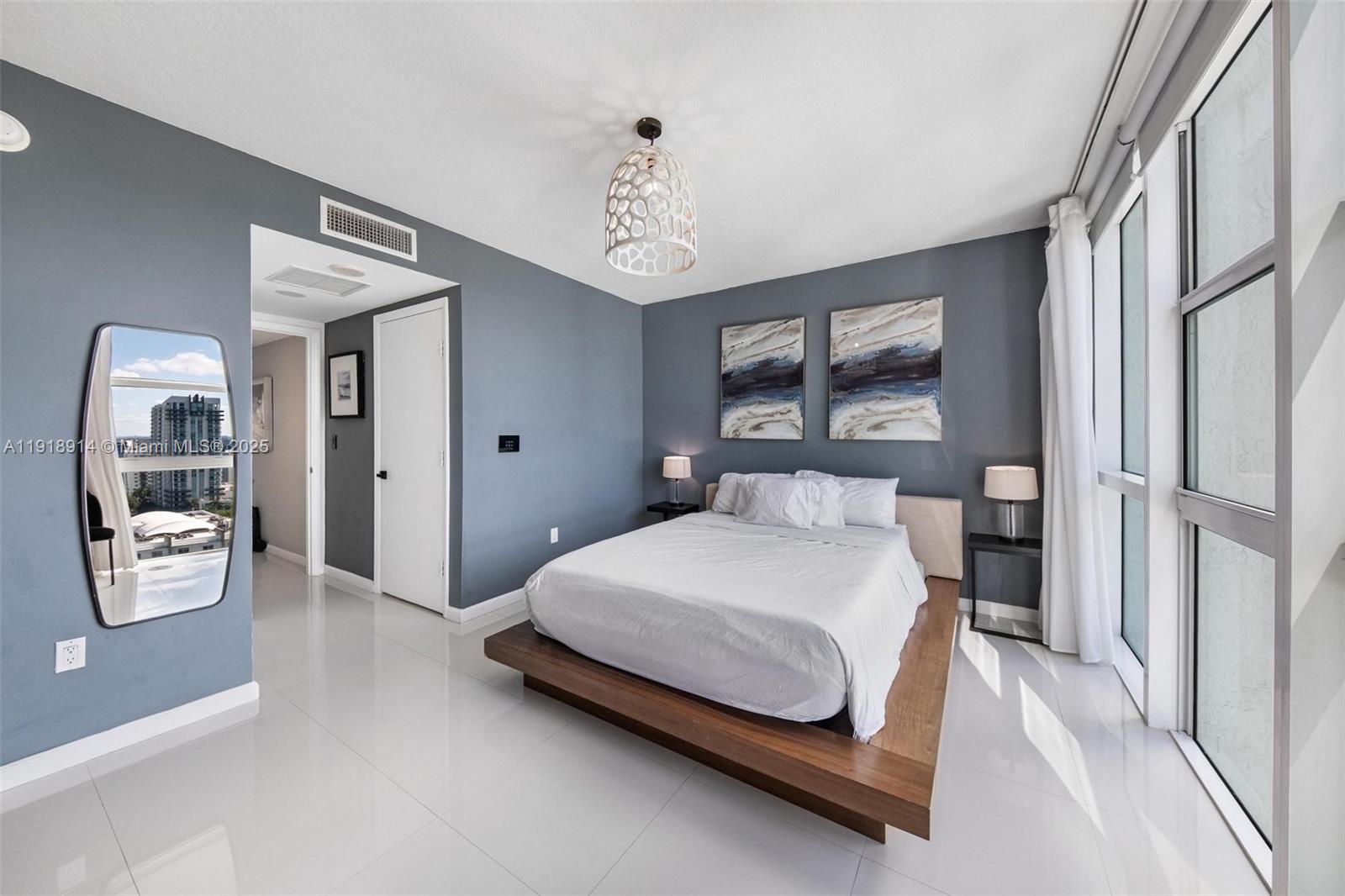 image Onyx On The Bay35