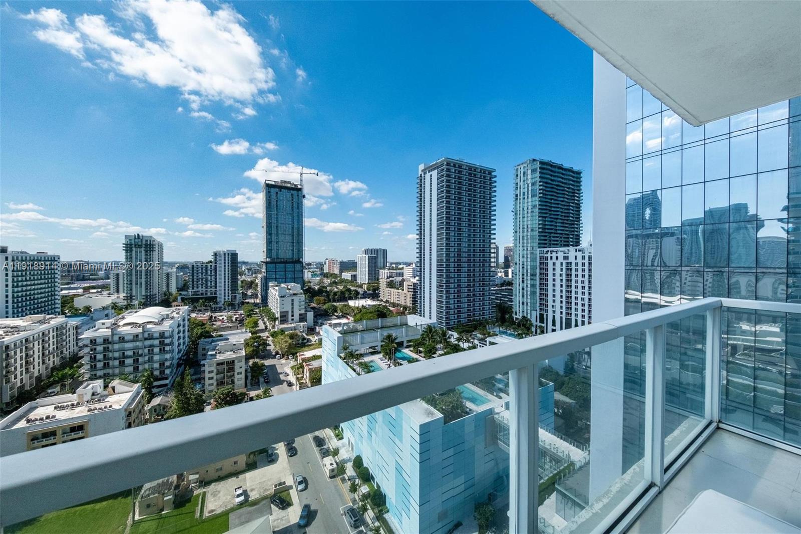 image Onyx On The Bay40