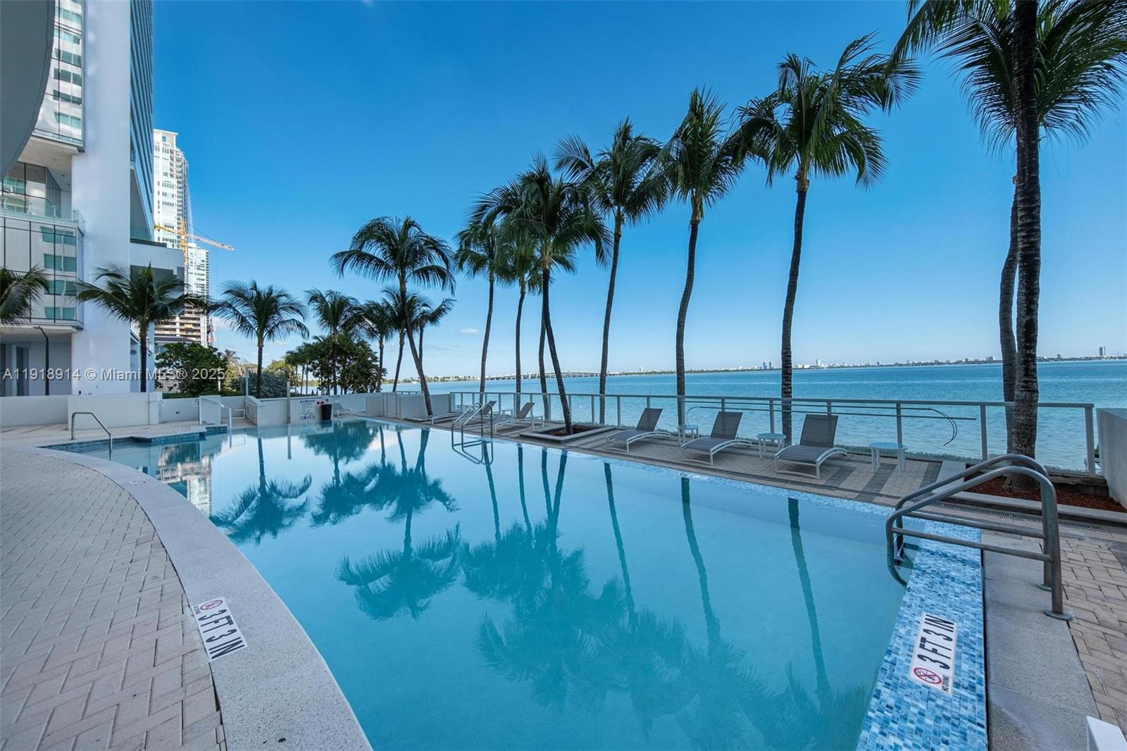 image Onyx On The Bay43