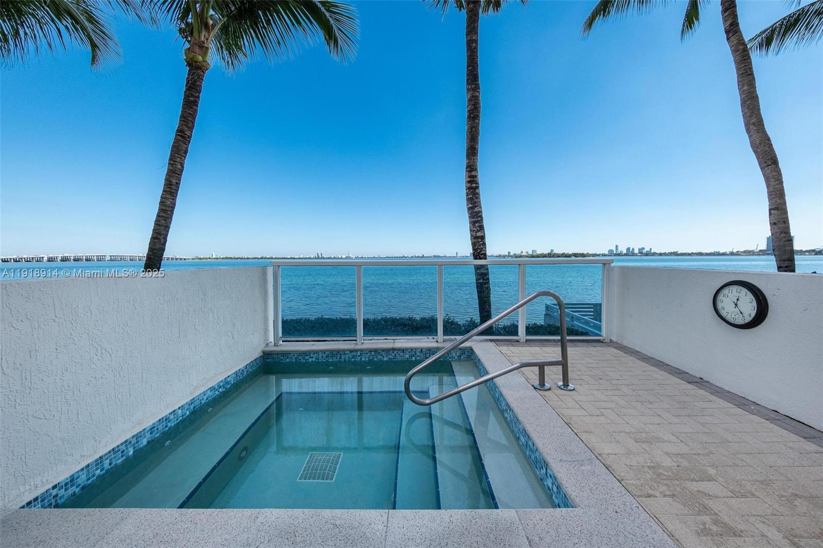 image Onyx On The Bay46