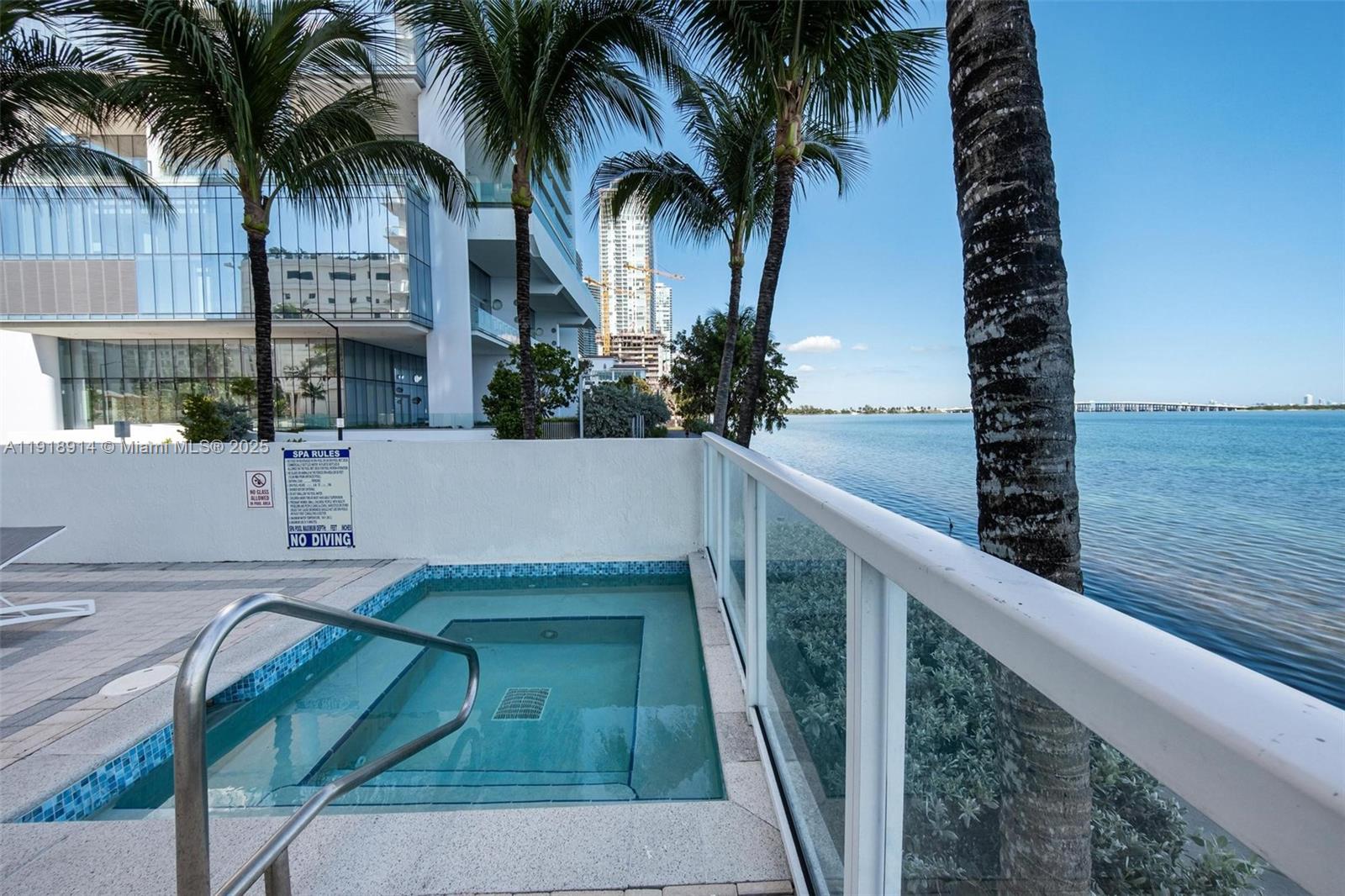 image Onyx On The Bay47