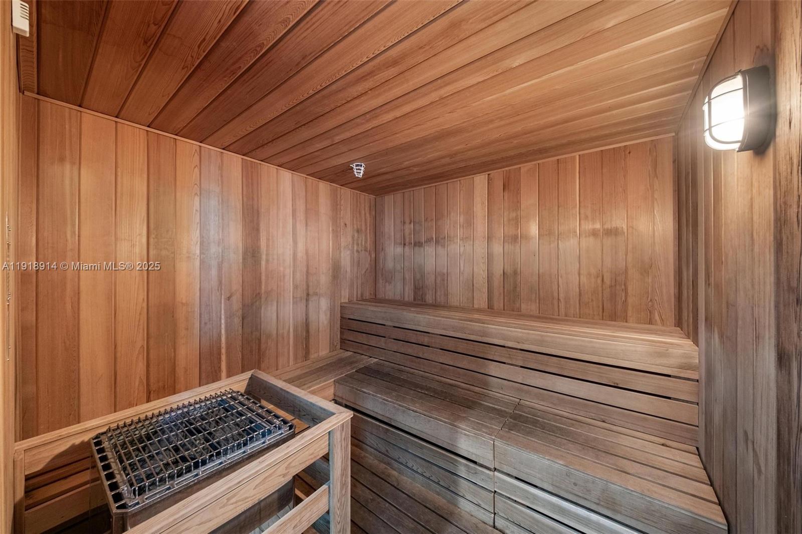 image Onyx On The Bay52