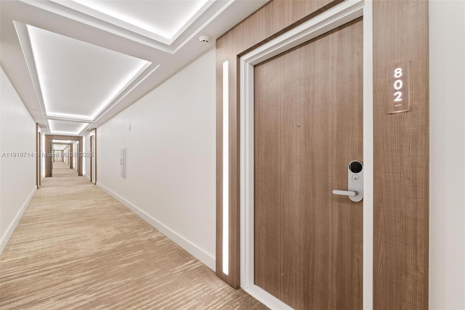 image Roney Palace Condo4