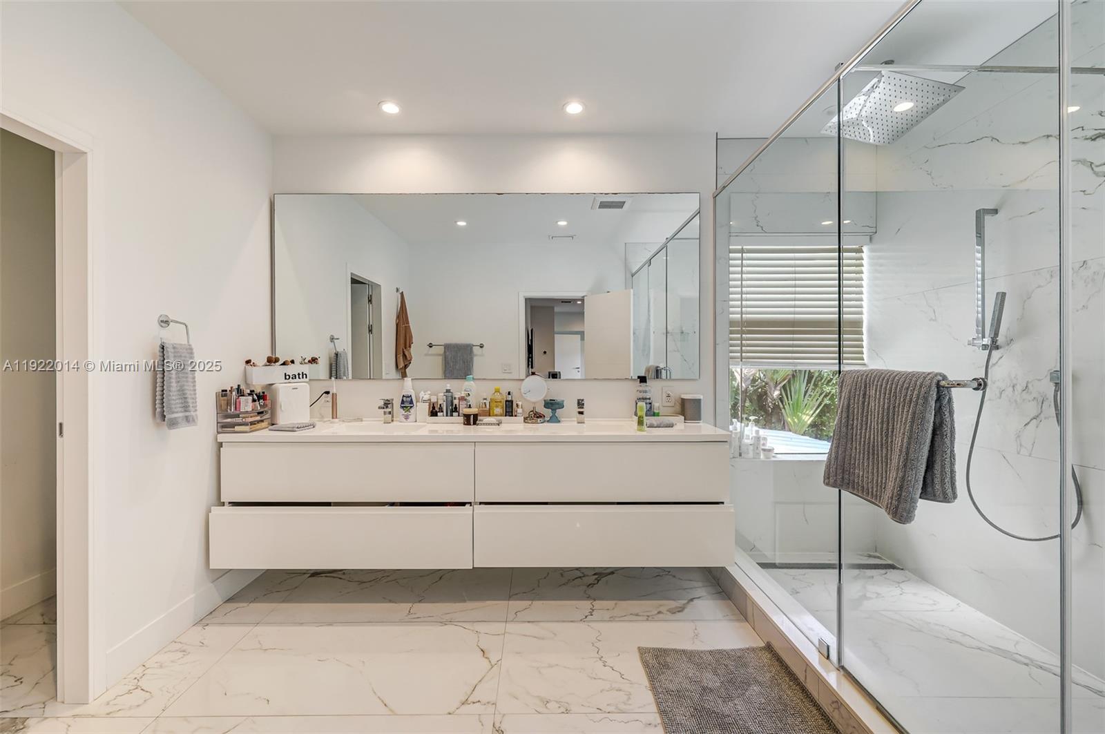 79 W Shore Dr W Miami, FL 33133