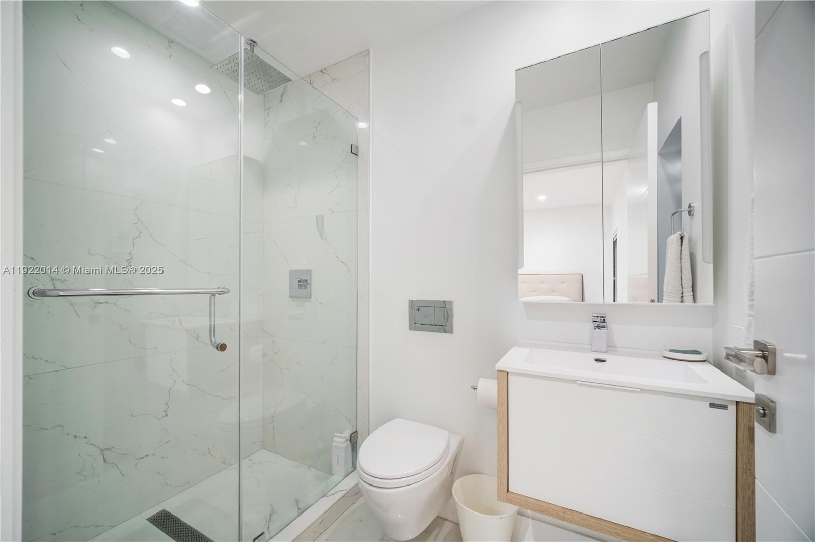 79 W Shore Dr W Miami, FL 33133